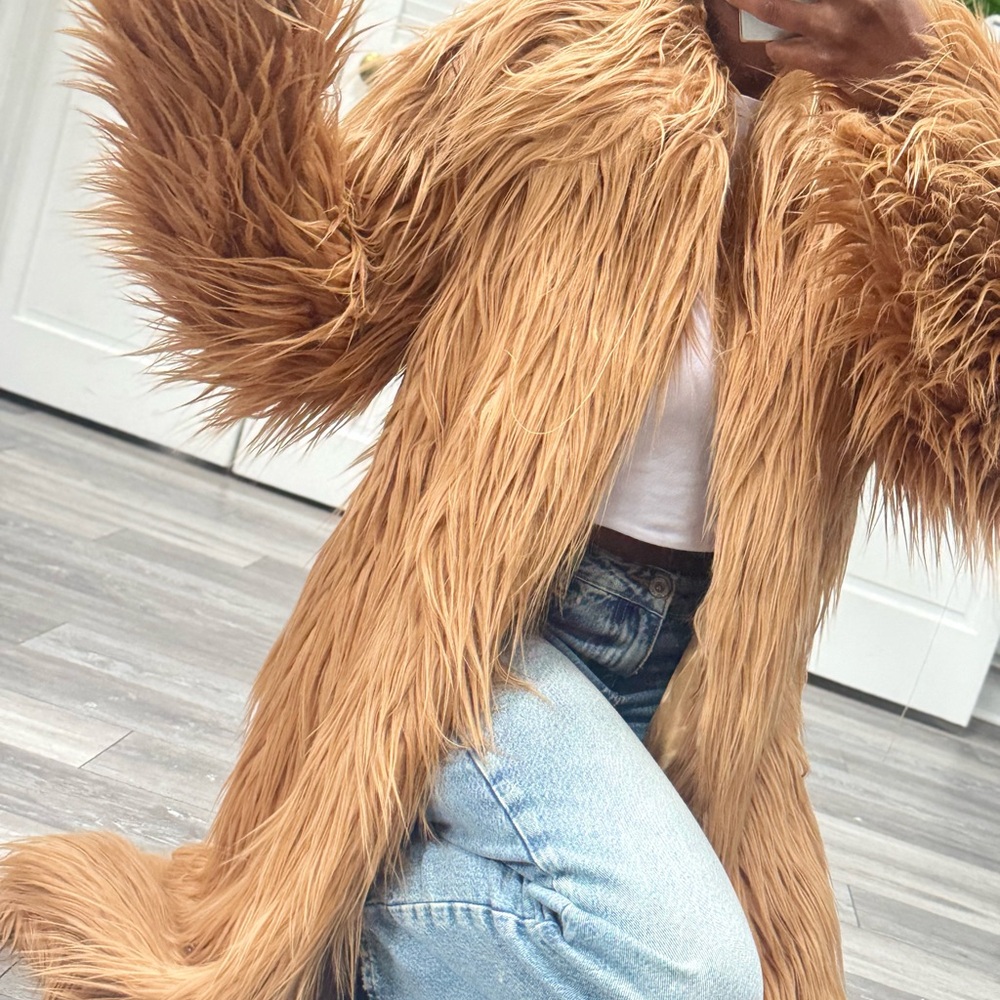 🆕 Zara Studio Faux Fur Maxi Coat – Camel Brown l Statement Coat – NWT - Picture 10 of 15